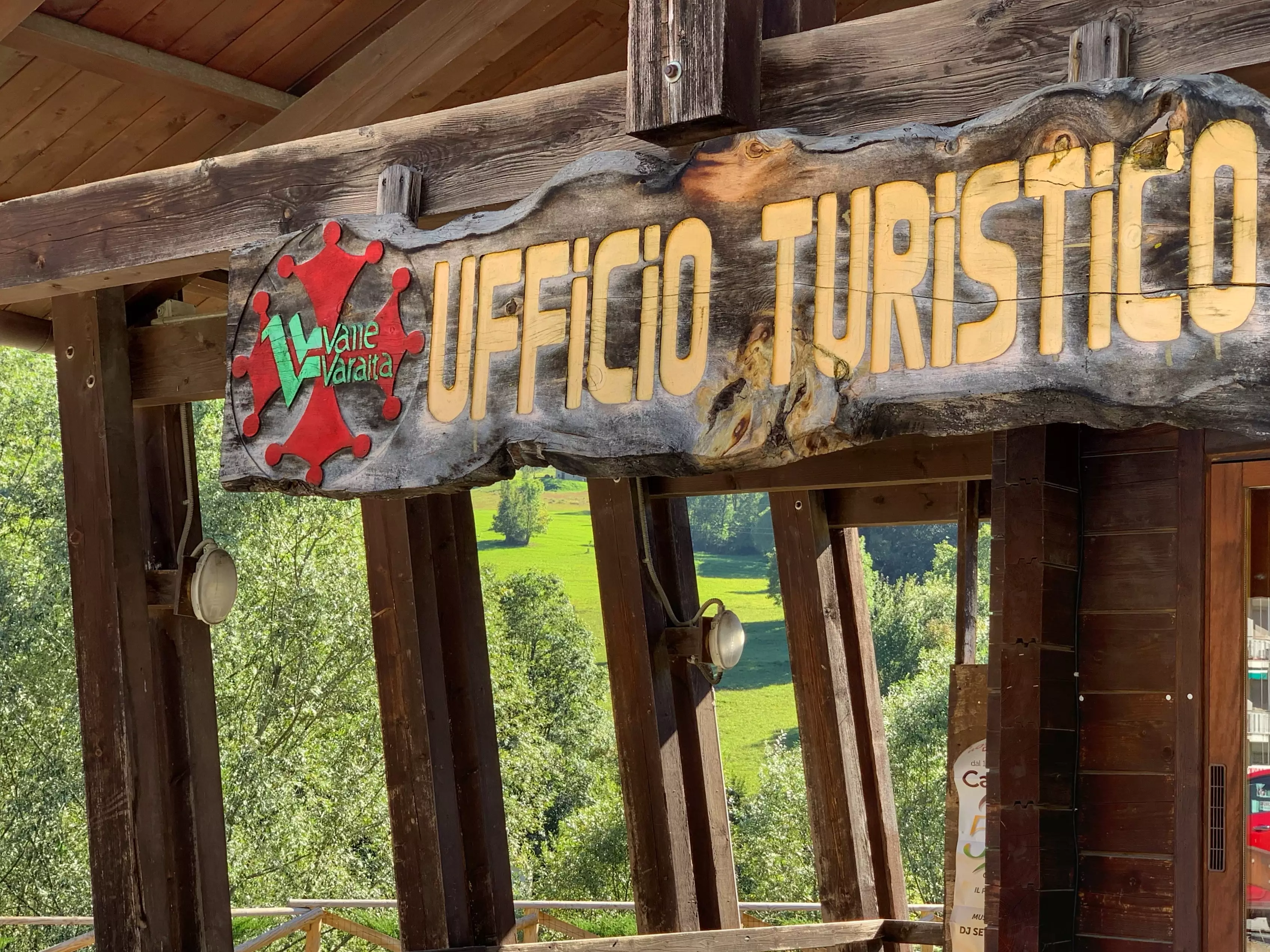 L'insegna dell'ufficio turistico di Sampeyre